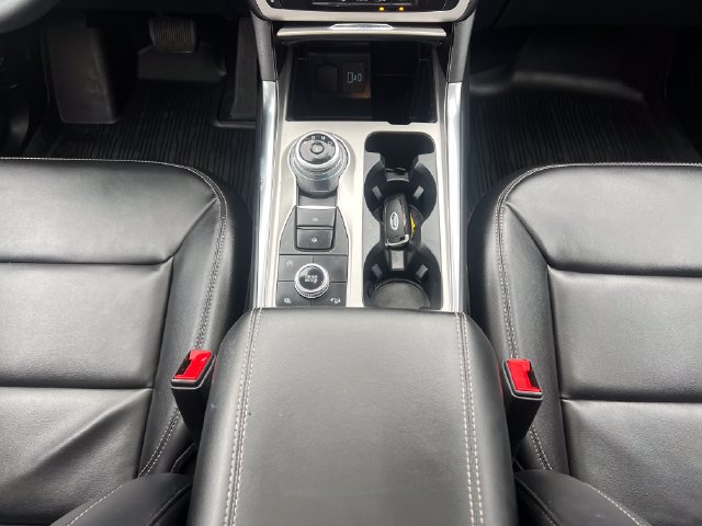 Used 2023 Ford Explorer XLT w/ Equipment Group 202A AWD/4WD image 23