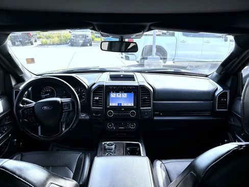 Used 2019 Ford Expedition Limited w/ Equipment Group 301A AWD/4WD image 12