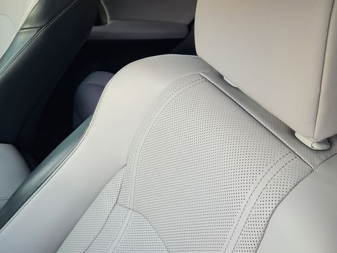 Used 2019 Lexus RX 350L FWD image 17