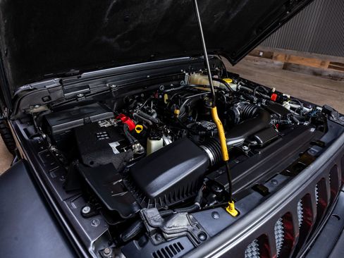 Used 2019 Jeep Wrangler Sport image 35