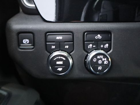 Used 2022 GMC Sierra 1500 Elevation image 24