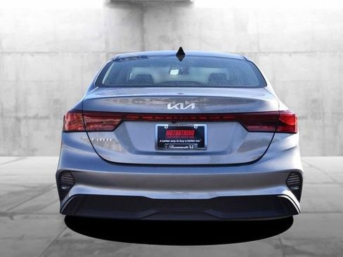 Used 2024 Kia Forte LXS image 6