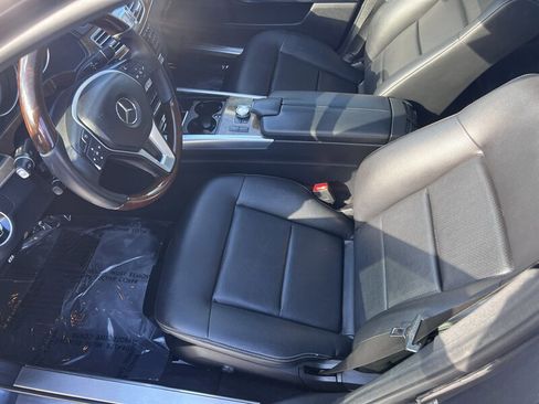 Used 2014 Mercedes-Benz E 350 4MATIC Sedan image 9