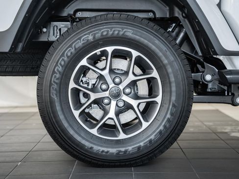 New 2025 Jeep Gladiator Sport image 17