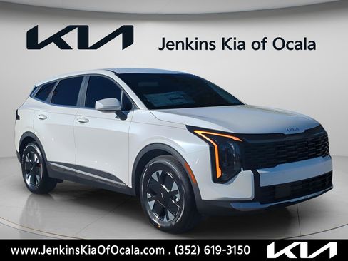 New 2026 Kia Sportage LX image 1