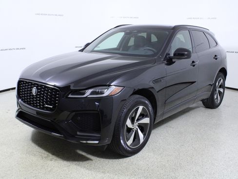 Used 2025 Jaguar F-PACE R-Dynamic S image 4