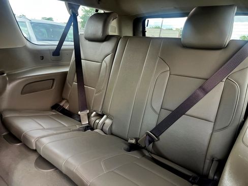 Used 2020 Chevrolet Suburban Premier image 17