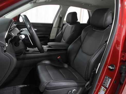 Certified 2022 Genesis GV70 2.5T image 5