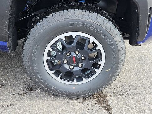 New 2025 Toyota Tacoma TRD Off-Road image 5