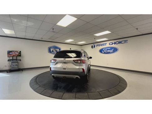 Used 2020 Ford Escape Titanium AWD/4WD image 9