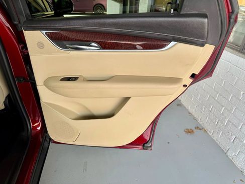 Used 2017 Cadillac XT5 Luxury w/ Driver Awareness Package image 18