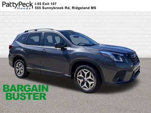 Used 2024 Subaru Forester Premium AWD/4WD image 1