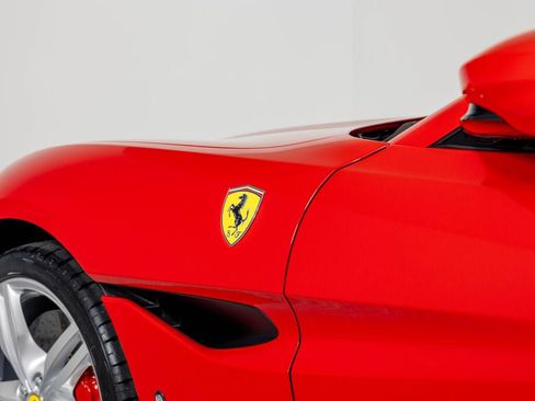 Certified 2020 Ferrari Portofino RWD image 11