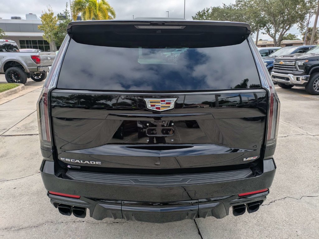 Used 2025 Cadillac Escalade V AWD/4WD image 5