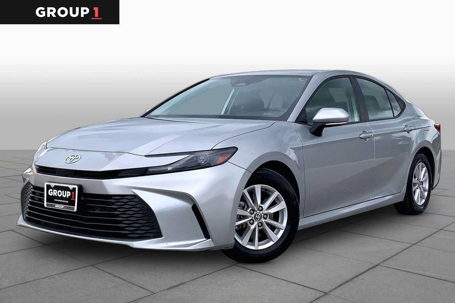 Used 2025 Toyota Camry LE FWD image 1