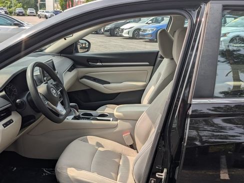 Used 2022 Nissan Altima 2.5 SV FWD image 15