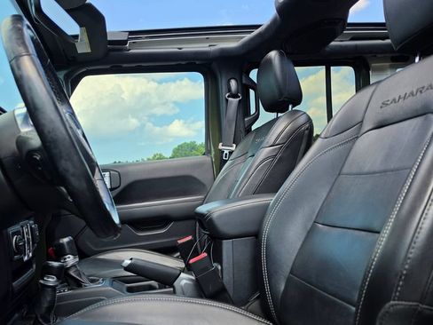 Used 2021 Jeep Wrangler Unlimited Sahara AWD/4WD image 8