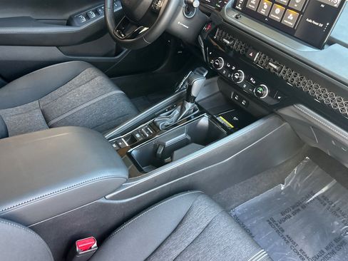 Used 2025 Honda Accord Sport image 32