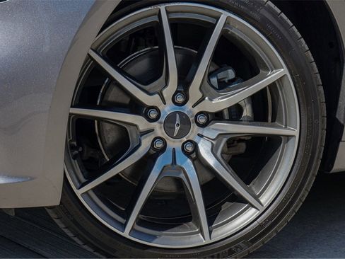 Used 2023 Genesis G70 2.0T image 2