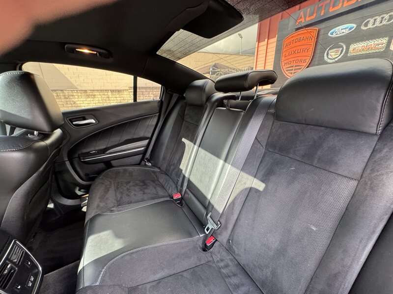 Used 2018 Dodge Charger R/T Scat Pack w/ Dynamics Package RWD image 35
