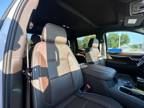 Used 2024 GMC Sierra 1500 Denali w/ Technology Package AWD/4WD image 19