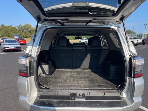 Used 2018 Toyota 4Runner SR5 Premium image 16