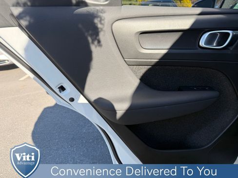 Used 2024 Volvo XC40 B5 Ultimate w/ Protection Package Premier image 20