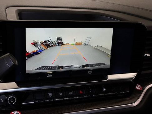 Certified 2025 Chevrolet Silverado 2500 LT w/ Convenience Package image 18