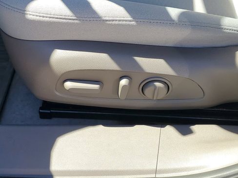 Used 2025 Chevrolet Malibu LT FWD image 18