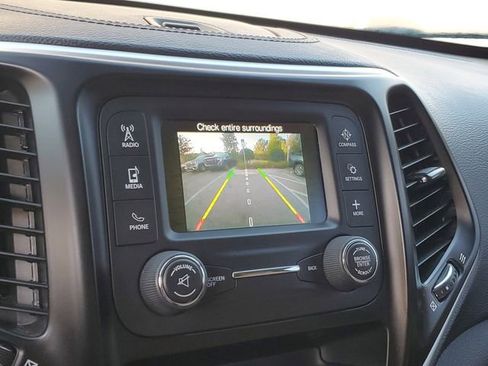 Used 2016 Jeep Cherokee Sport w/ Trailer Tow Group FWD image 22