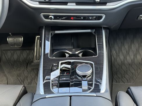 Used 2026 BMW X7 xDrive40i w/ M Sport Package AWD/4WD image 6