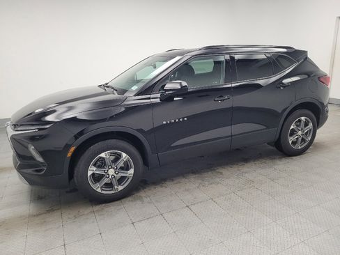 Used 2024 Chevrolet Blazer LT w/ Convenience Package FWD image 2