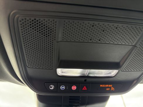 Used 2025 Buick Enclave Preferred image 27