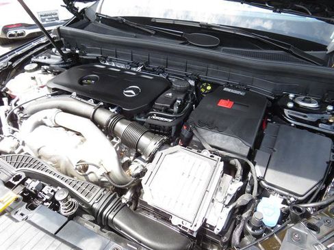 Used 2026 Mercedes-Benz GLB 250 4MATIC image 7