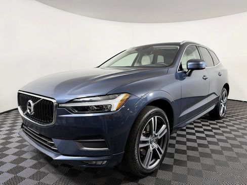 Used 2021 Volvo XC60 T5 Momentum w/ Premium Package AWD/4WD image 2