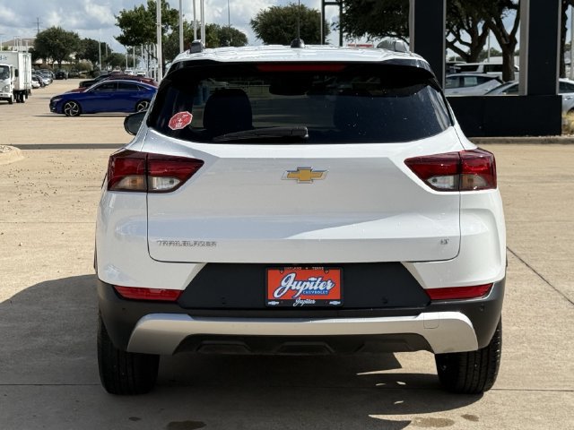 Certified 2022 Chevrolet TrailBlazer LT w/ Convenience Package FWD image 6