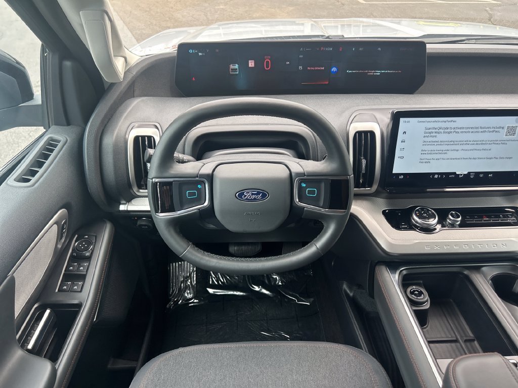 Used 2025 Ford Expedition Active AWD/4WD image 16