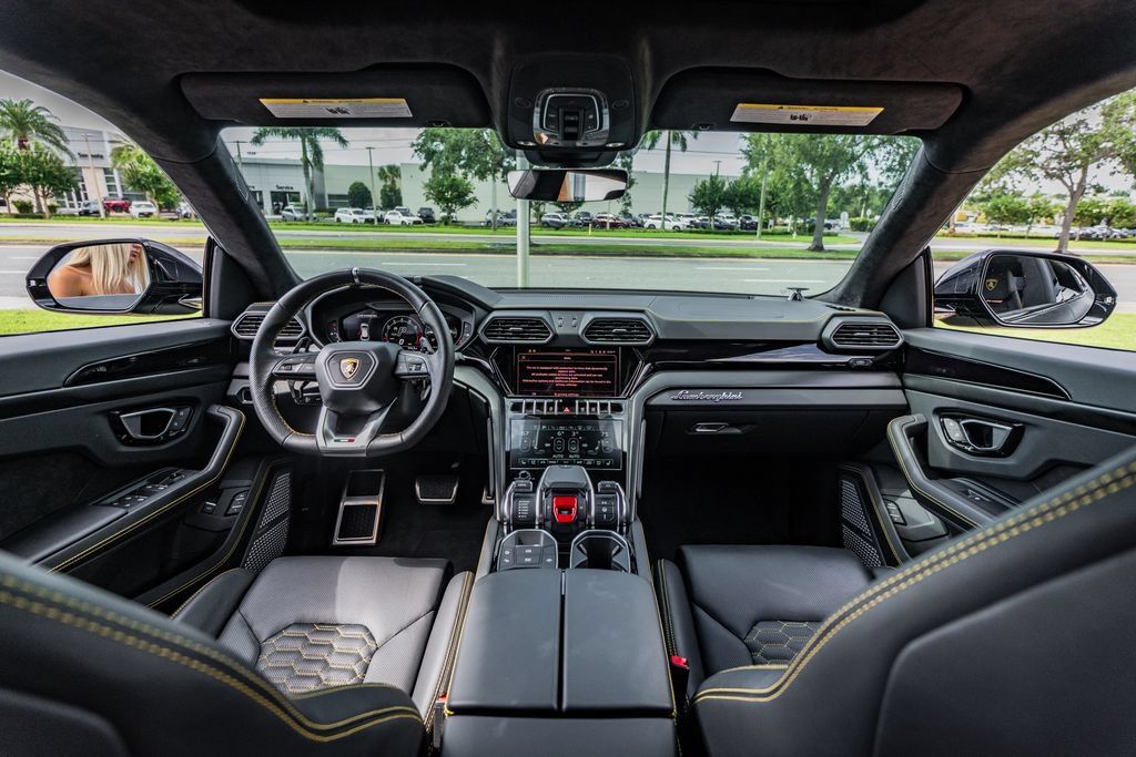 Used 2023 Lamborghini Urus S AWD/4WD image 23