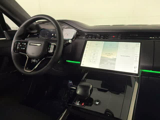 New 2027 Land Rover Range Rover Sport HST AWD/4WD image 17