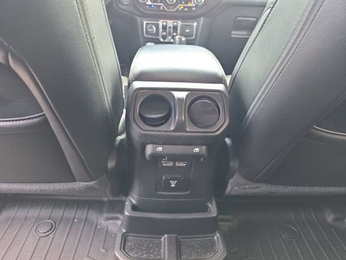 Used 2022 Jeep Wrangler Unlimited Sahara w/ Cold Weather Group AWD/4WD image 29