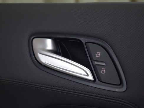 Used 2014 Audi R8 V8 w/ Convenience Package image 36