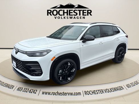 New 2026 Volkswagen Tiguan SE R-Line AWD/4WD image 2