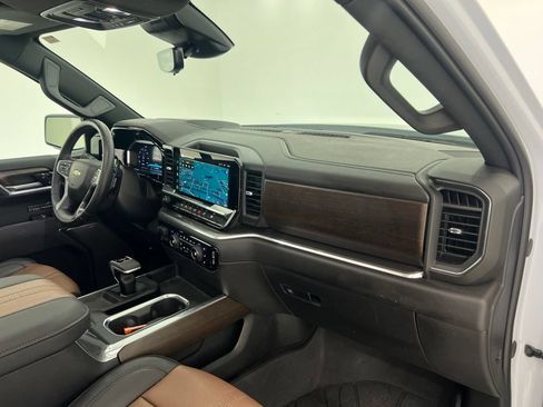 Used 2026 Chevrolet Silverado 1500 High Country AWD/4WD image 28