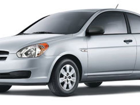 Used 2010 Hyundai Accent GS image 1