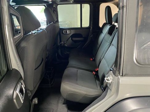 Used 2018 Jeep Wrangler Unlimited Sport AWD/4WD image 15
