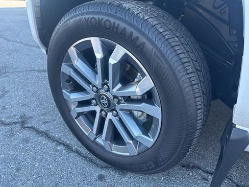 Used 2025 Toyota 4Runner Limited image 9