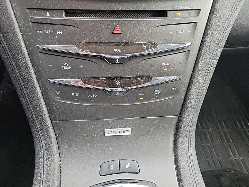 Used 2015 Lincoln MKT AWD w/ Equipment Group 201A image 16