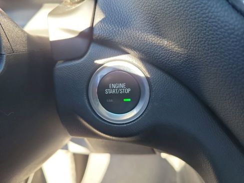 Used 2021 Chevrolet Equinox LT image 24