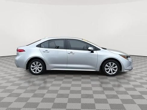 Used 2025 Toyota Corolla LE FWD image 2
