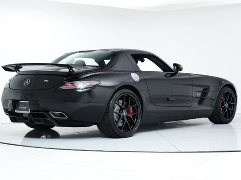 Used 2015 Mercedes-Benz SLS AMG GT Final Edition image 5